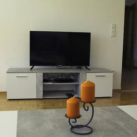 Schöne helle Ferienwohnung in Waldnähe Berching Exterior foto