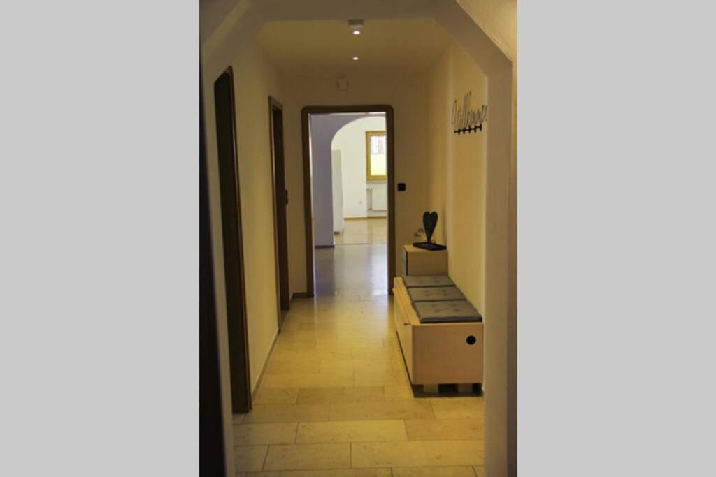 Schöne helle Ferienwohnung in Waldnähe Berching Exterior foto